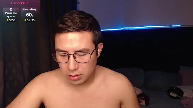 andrewmhilton  online show from December 2025 06:07:01 AM