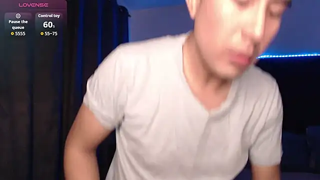 Snapshot of andrewmhilton_ chatting on June 2026 06:11:02 AM andrewmhilton online show from June 2026 06:11:02 AM