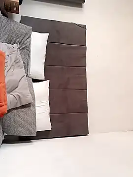 Snapshot of BLACK_BOTTOM03 chatting on November 2025 10:29:01 AM BLACK BOTTOM03 online show from November 2025 10:29:01 AM