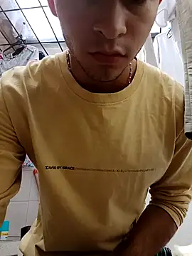 Emir Hassam online show from December 2024 05:02:01 PM