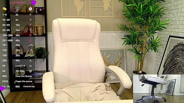 SelineSole online show from April 2026 09:39:33 PM