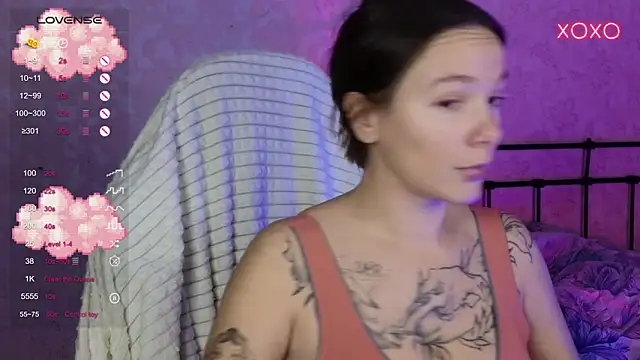 lil luna x online show from October 2025 12:45:01 PM