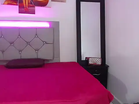 sofia collenx online show from February 2026 10:35:01 PM