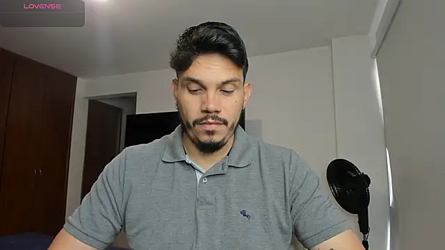 alejandro stark online show from February 2025 01:32:01 PM