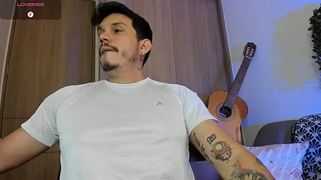 Snapshot of alejandro_stark chatting on June 2026 12:59:02 AM alejandro stark online show from June 2026 12:59:02 AM