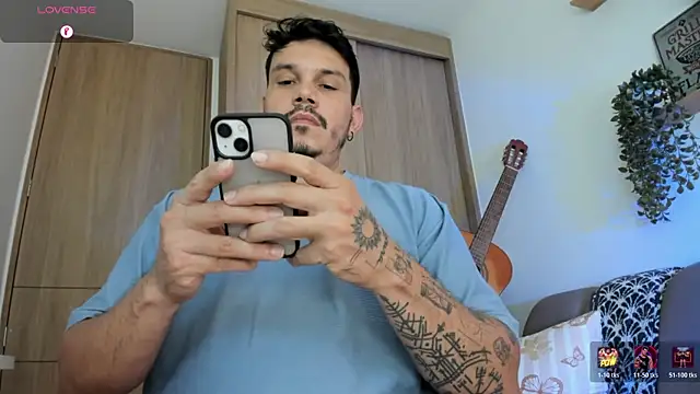 Snapshot of alejandro_stark chatting on June 2026 08:43:02 PM alejandro stark online show from June 2026 08:43:02 PM