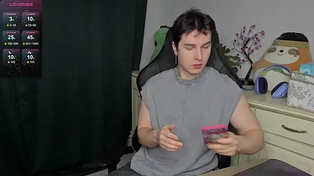 Snapshot of Vincent_Strong chatting on January 2026 08:18:01 AM Vincent Strong online show from January 2026 08:18:01 AM