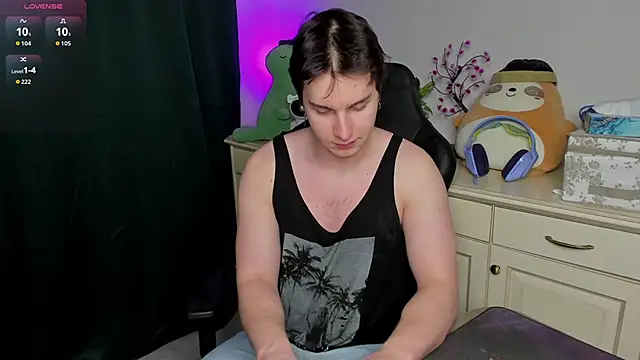 Snapshot of Vincent_Strong chatting on February 2026 03:21:02 AM Vincent Strong online show from February 2026 03:21:02 AM