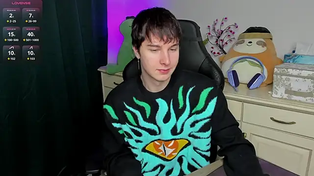 Snapshot of Vincent_Strong chatting on February 2026 04:05:02 AM Vincent Strong online show from February 2026 04:05:02 AM