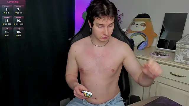 Snapshot of Vincent_Strong chatting on February 2026 08:44:01 AM Vincent Strong online show from February 2026 08:44:01 AM