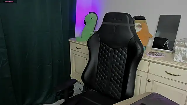 Snapshot of Vincent_Strong chatting on February 2026 08:57:02 AM Vincent Strong online show from February 2026 08:57:02 AM