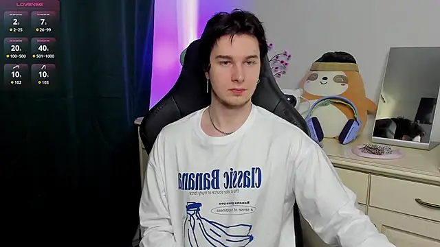 Snapshot of Vincent_Strong chatting on March 2026 01:05:01 PM Vincent Strong online show from March 2026 01:05:01 PM