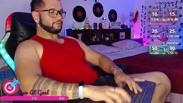 Snapshot of Xein_WoIf chatting on June 2026 02:13:02 AM Xein WoIf online show from June 2026 02:13:02 AM