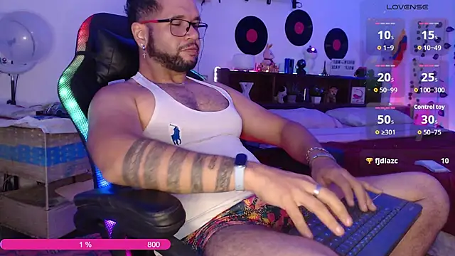 Snapshot of Xein_WoIf chatting on June 2026 02:39:01 AM Xein WoIf online show from June 2026 02:39:01 AM