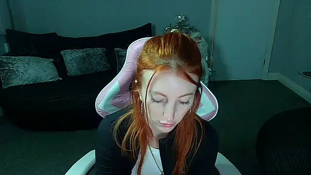 Red firesquirt online show from December 2024 02:17:02 PM