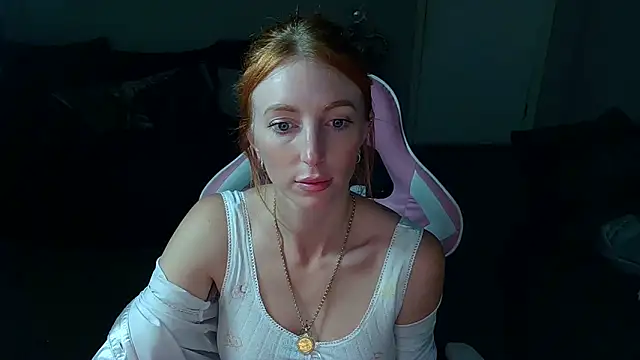 Red firesquirt online show from October 2025 09:05:02 PM