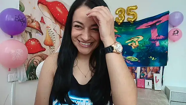 Snapshot of LovelyAzucena chatting on May 2026 02:43:01 PM LovelyAzucena online show from May 2026 02:43:01 PM