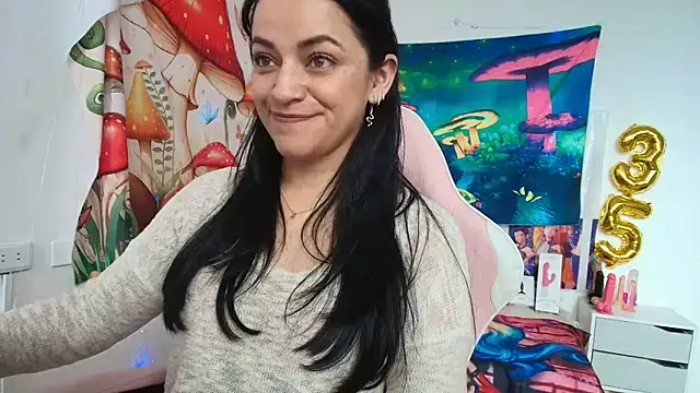Snapshot of LovelyAzucena chatting on May 2026 02:35:02 PM LovelyAzucena online show from May 2026 02:35:02 PM
