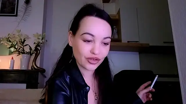 Lilie romeo online show from December 2024 04:11:01 PM