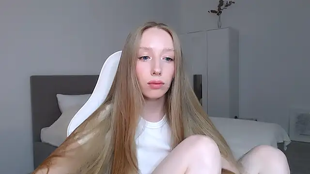 Luna insniity online show from November 2025 09:38:01 PM