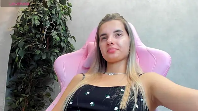 Donna Evans online show from March 2025 04:48:01 PM