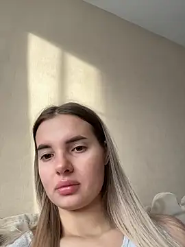 Donna Evans online show from November 2025 03:08:02 AM