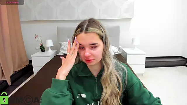 Donna Evans online show from April 2026 11:51:02 PM