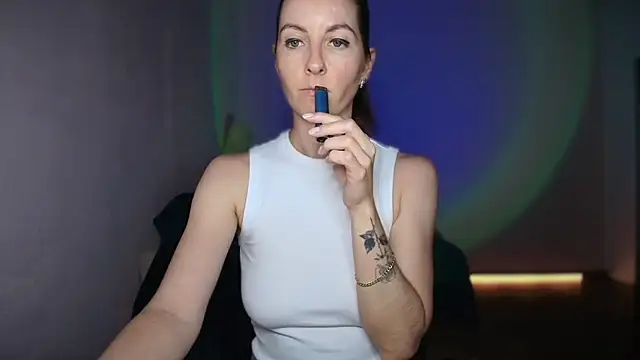 Snapshot of beauty_bella chatting on June 2026 07:19:02 PM beauty bella online show from June 2026 07:19:02 PM