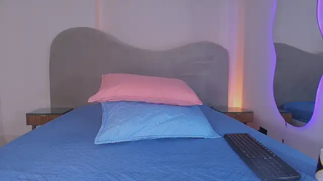 lucyy gray online show from December 2025 03:12:01 AM