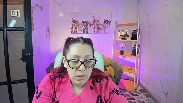 NiickyJones online show from November 2025 02:05:01 PM