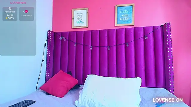 littlee emilyy  online show from December 2024 03:05:02 PM