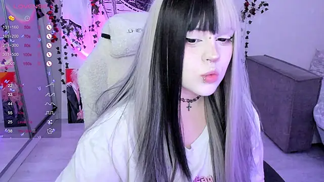 SelenaCute online show from November 2025 12:05:02 PM