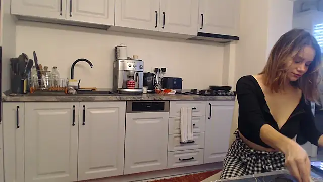 Snapshot of Tasty_Shape chatting on December 2024 07:08:01 AM Tasty Shape online show from December 2024 07:08:01 AM