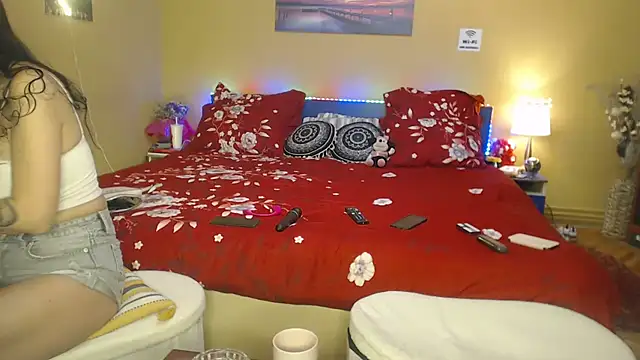 Snapshot of Tasty_Shape chatting on December 2025 04:47:02 PM Tasty Shape online show from December 2025 04:47:02 PM