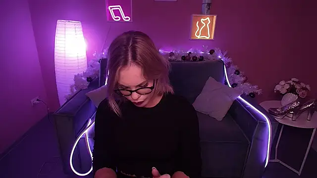 Snapshot of RikaRaily chatting on January 2025 11:06:01 AM RikaRaily online show from January 2025 11:06:01 AM