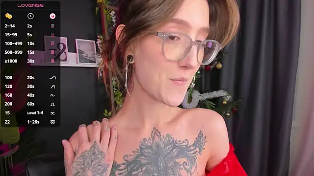 Snapshot of Lola_Missy chatting on December 2024 05:44:01 AM Lola Missy online show from December 2024 05:44:01 AM