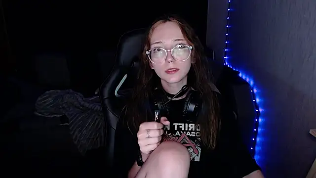 AmeliaKamishiro online show from October 2025 07:45:01 PM