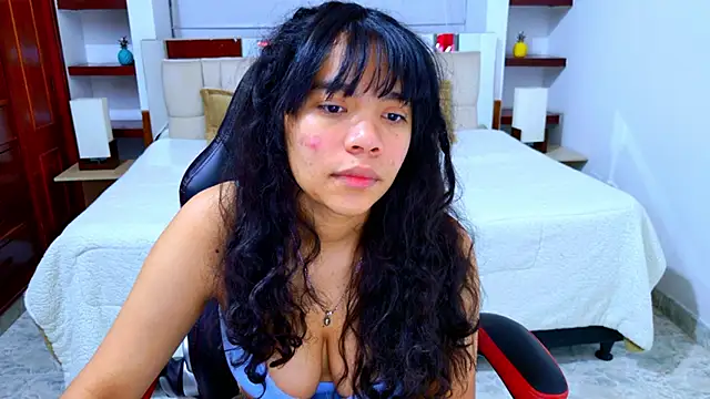 laureentt  online show from December 2025 03:26:02 AM