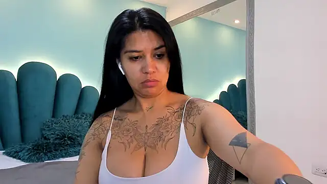 sharlott18 online show from February 2026 11:42:02 AM