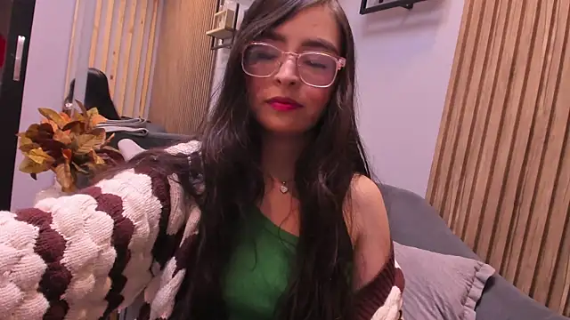 Eva Macalliter online show from November 2025 03:20:01 AM