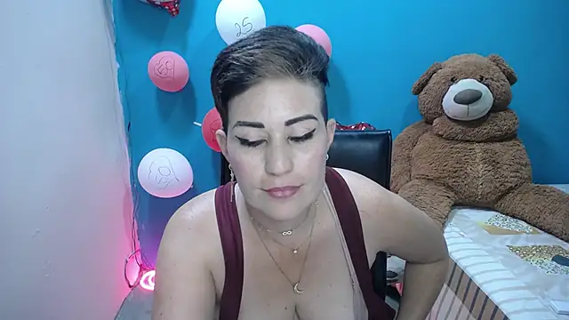 Snapshot of Sunny_rayz_ chatting on February 2025 03:38:01 PM Sunny rayz online show from February 2025 03:38:01 PM