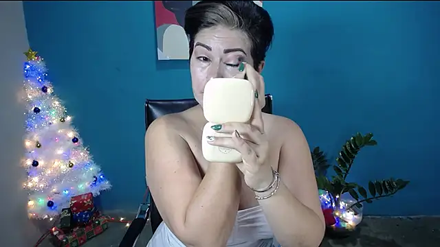 Snapshot of Sunny_rayz_ chatting on December 2025 10:10:02 AM Sunny rayz online show from December 2025 10:10:02 AM