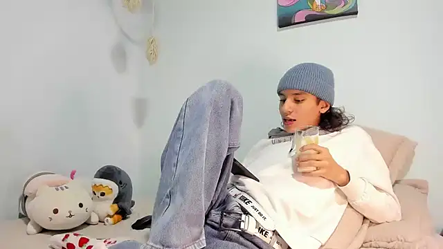 imcoltonalvin online show from January 2025 12:59:01 AM