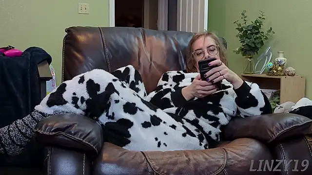 Linzy 19 online show from January 2025 03:17:02 AM