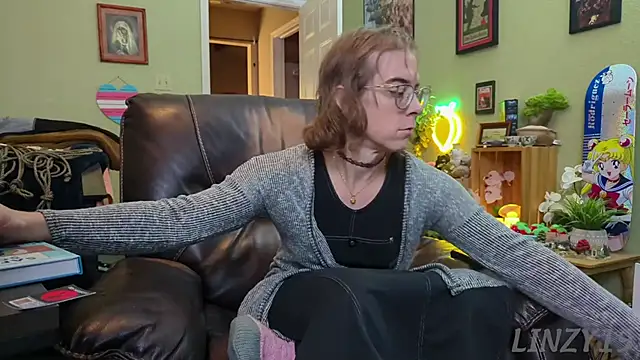 Linzy 19 online show from January 2025 11:37:02 PM