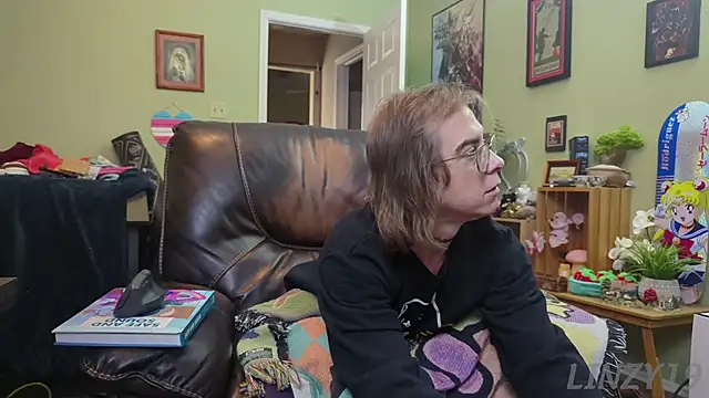 Linzy 19 online show from January 2025 05:41:01 PM