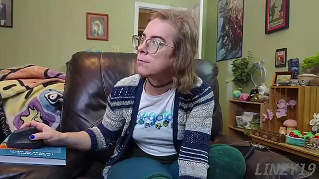 Linzy 19 online show from January 2025 04:17:02 PM