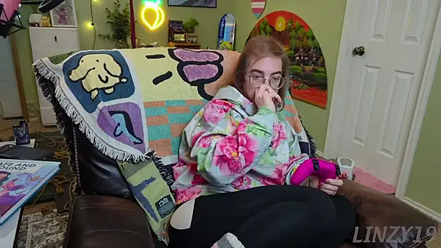 Linzy 19 online show from February 2025 12:03:01 AM