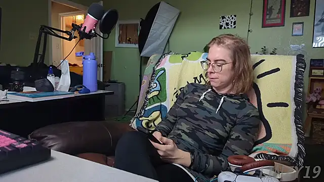 Linzy 19 online show from March 2025 03:37:02 PM