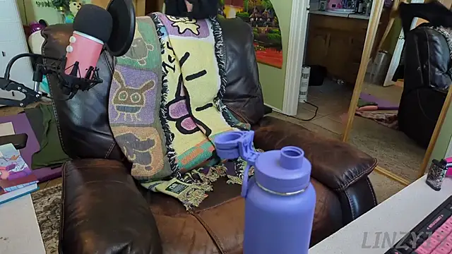 Linzy 19 online show from March 2025 09:15:02 PM